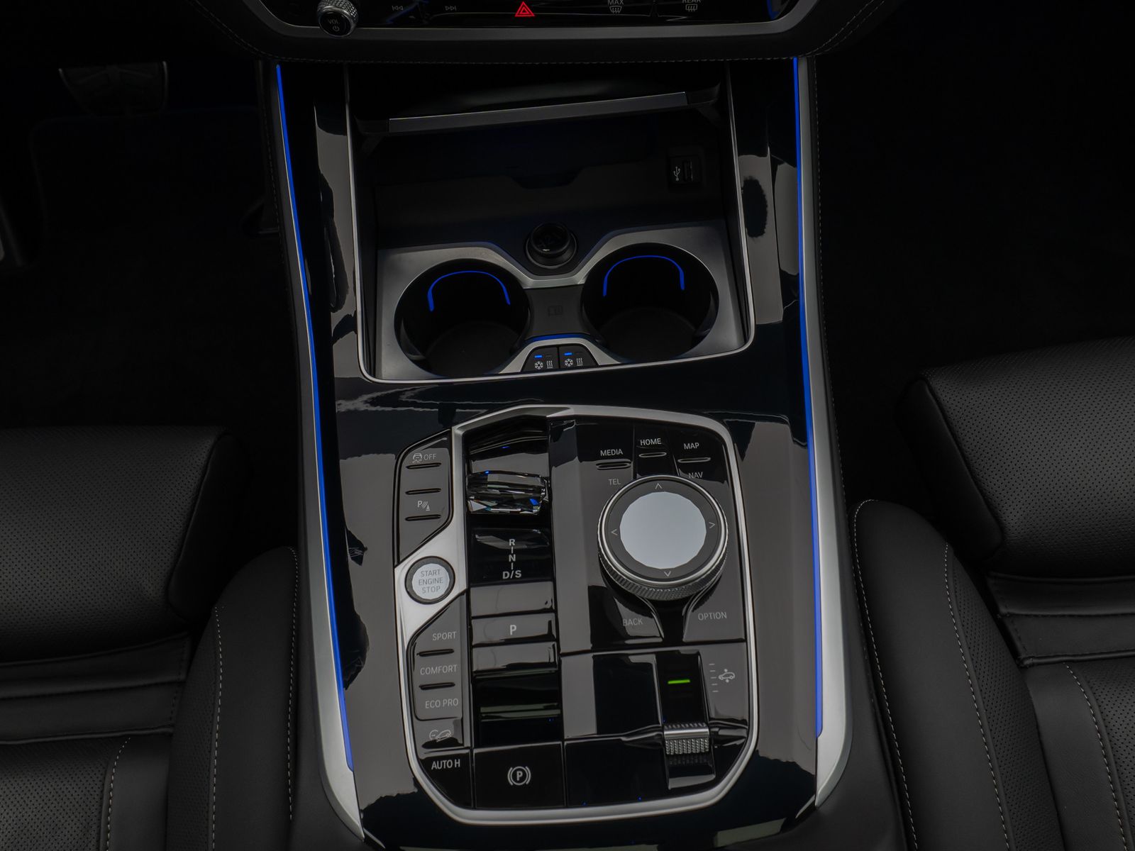 Fahrzeugabbildung BMW X5 M60i Panorama 360° B&W SoftCL Massage 22Zoll