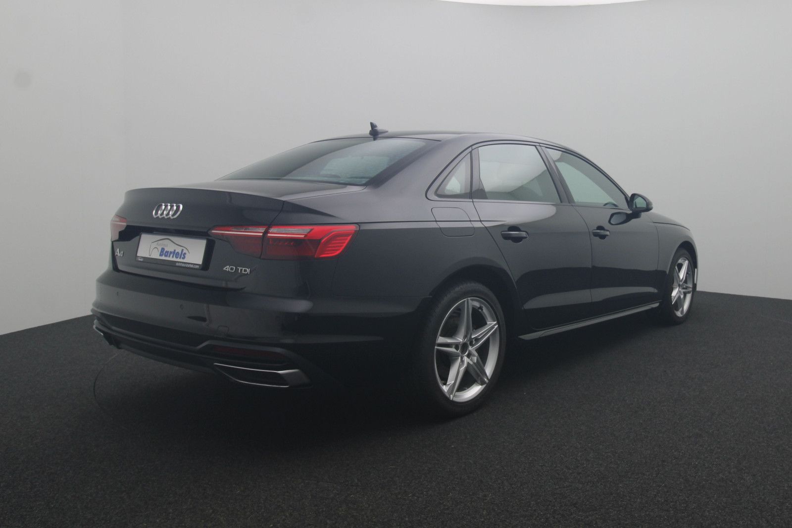 Fahrzeugabbildung Audi A4 Lim. 40 TDI advanced Kamera Optik Paket18"