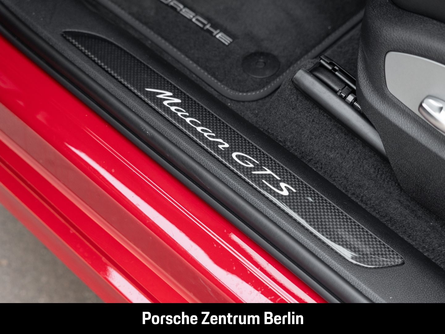 Porsche Macan GTS Karminrot Sportabgasanlage Panorama foto 20
