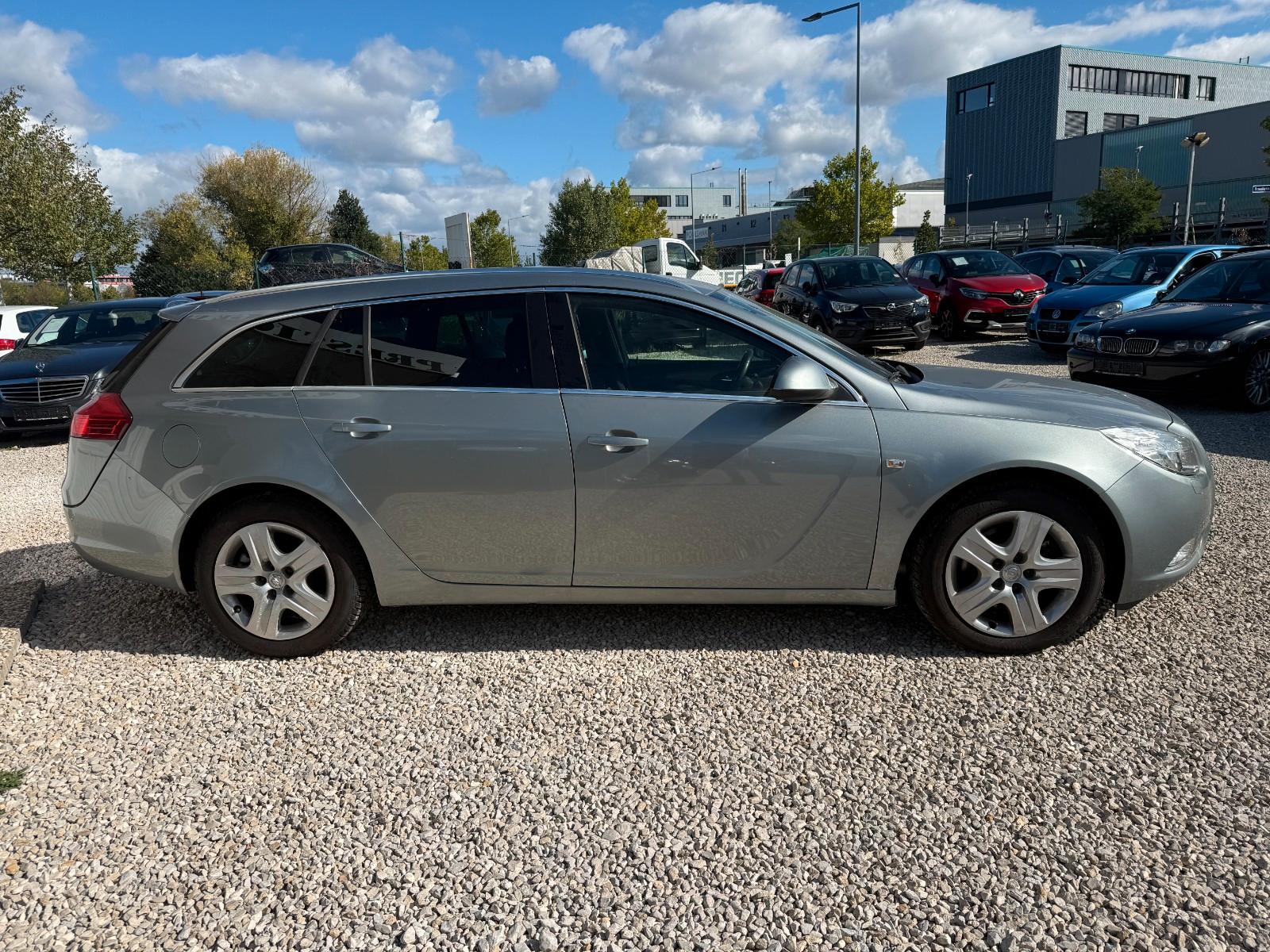 Opel Insignia 2011 — photo 8