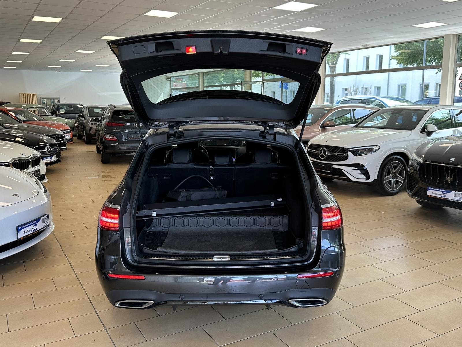 Mercedes-Benz E 300 de*4Matic*AMG+Night p.*ACC*360*Burmester