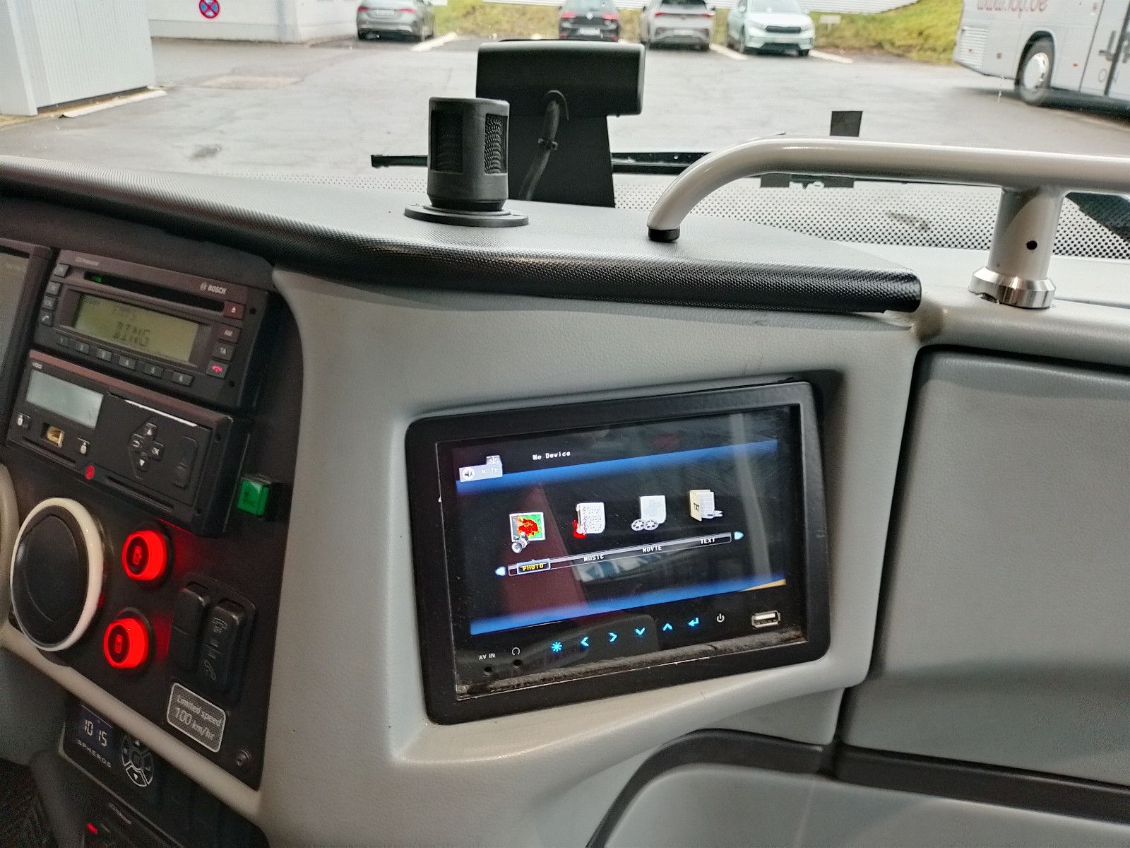 VANHOOL  2018 - Image 43 of 50