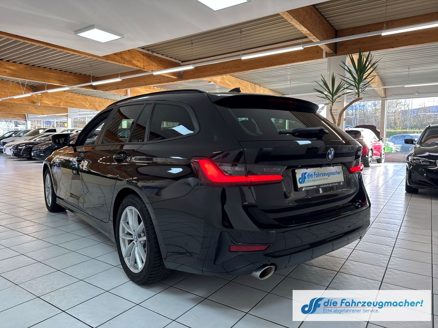 Fahrzeugabbildung BMW 320 e Advantage Touring Park-Assistent Navi Digi