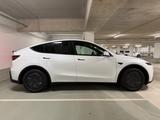 Tesla Model Y RWD Juniper AHK Keyless Entry - Tesla Jahreswagen