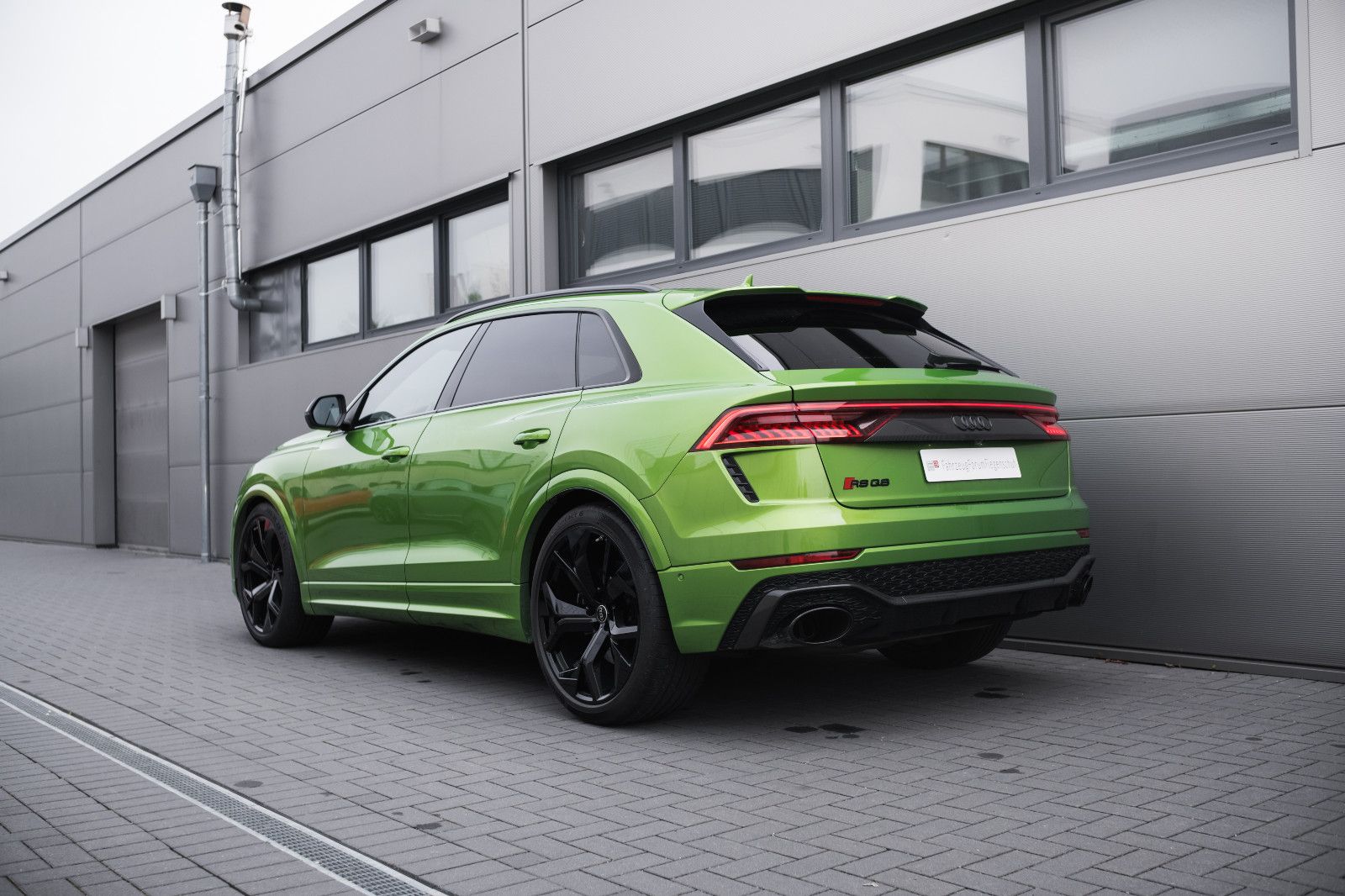 Fahrzeugabbildung Audi RSQ8  4.0 TFSI quattro-Keramik-Matrix-LED-Sitzb.