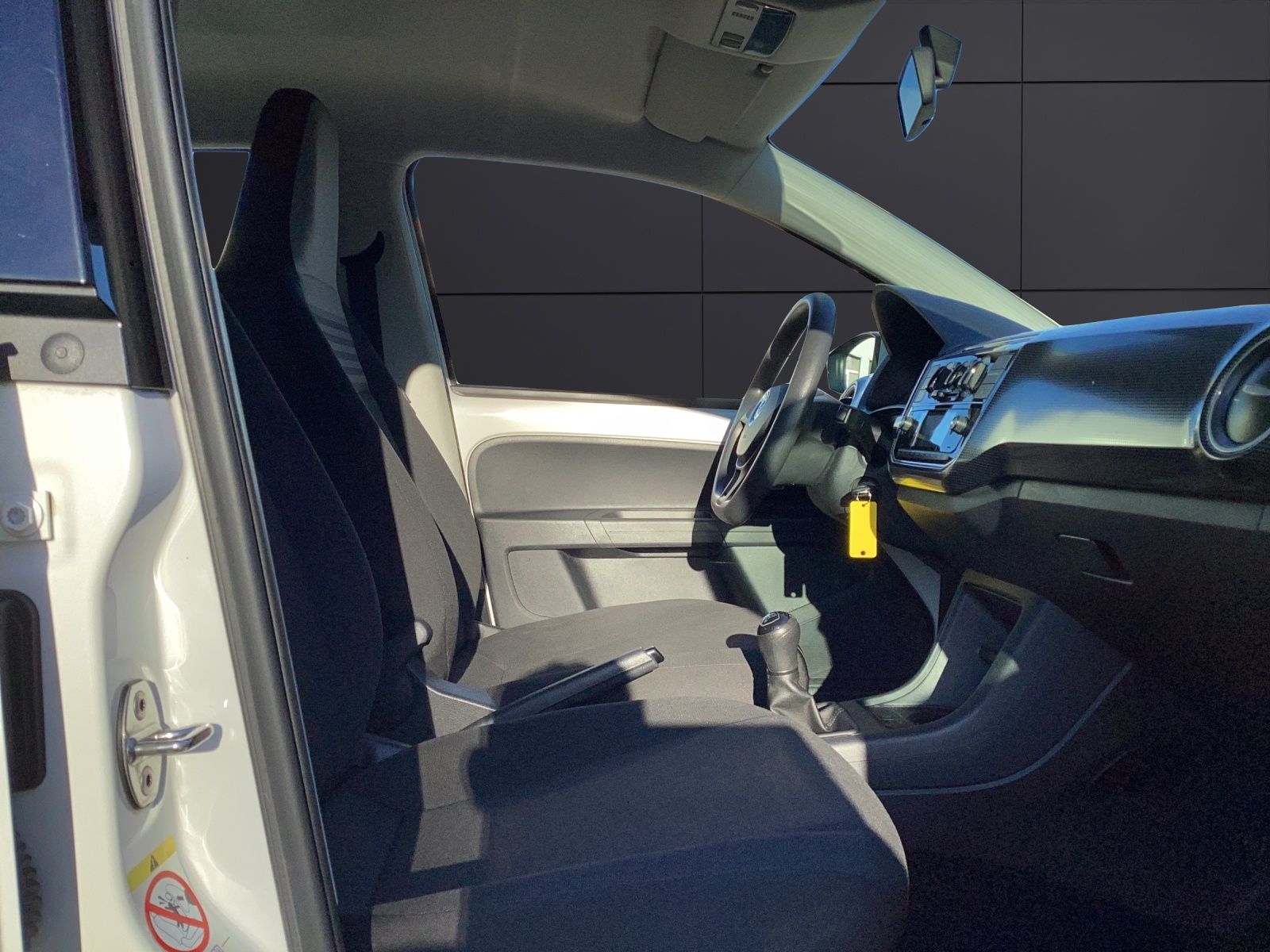 Fahrzeugabbildung Volkswagen up! move up! BMT/Start-Stopp KLIMA SHZ RADIO