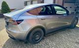 Tesla Model Y Long Range Dual Motor AWD - silberne Tesla Model Y