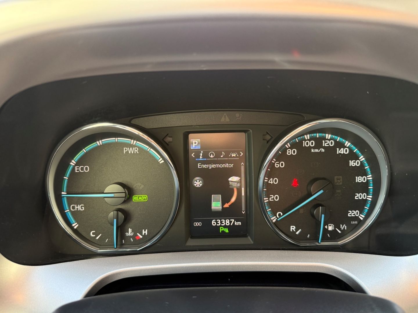 TOYOTA RAV 4 Hybrid Edition-S+ 2.5 VVT-i Navi Alu SHZ R - Image 13