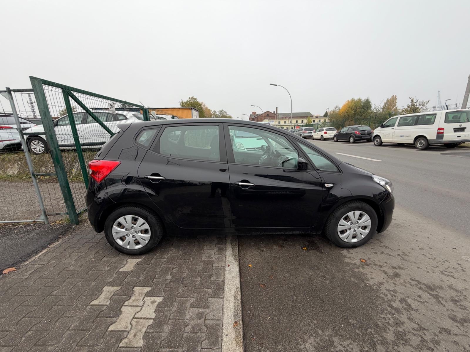 Hyundai ix20 2012 — photo 6