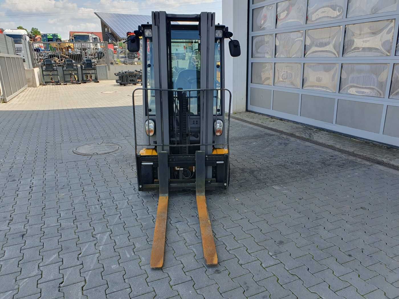 Fahrzeugabbildung Jungheinrich EFG 215 / Triplex: 4.25m! / SS / nur 3.488h!