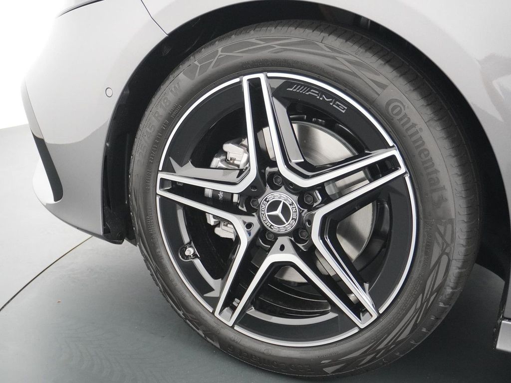 Mercedes-Benz A 180 Star Edition AMG Line | Voorstoelen Verwar