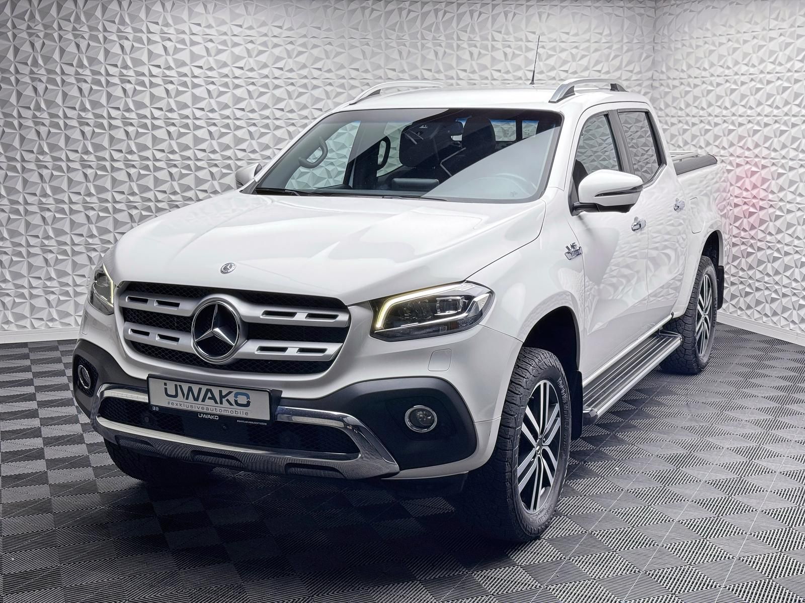 Fahrzeugabbildung Mercedes-Benz d POWER-EDITION/4MATIC/LED/KEYLES/360°/AHK