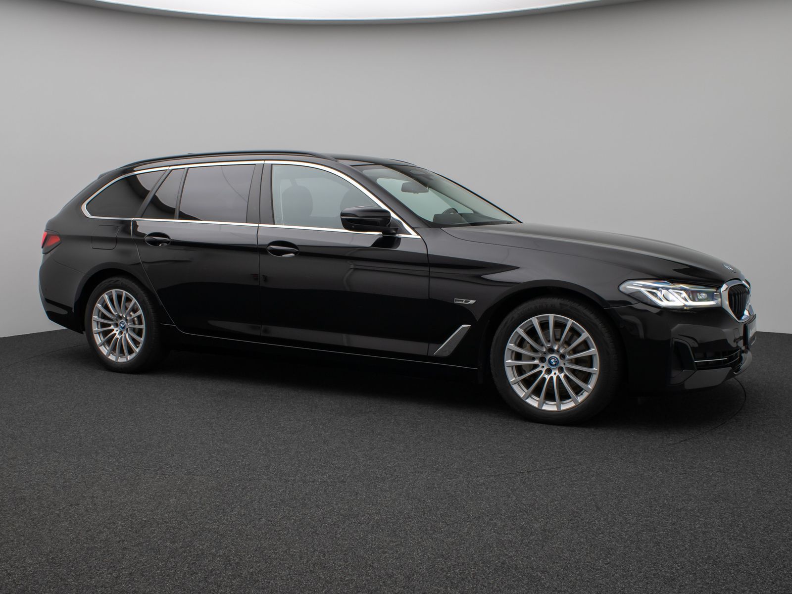 Fahrzeugabbildung BMW 520e  Laser 360° HUD DAB H/K ACC Alarm Komfort