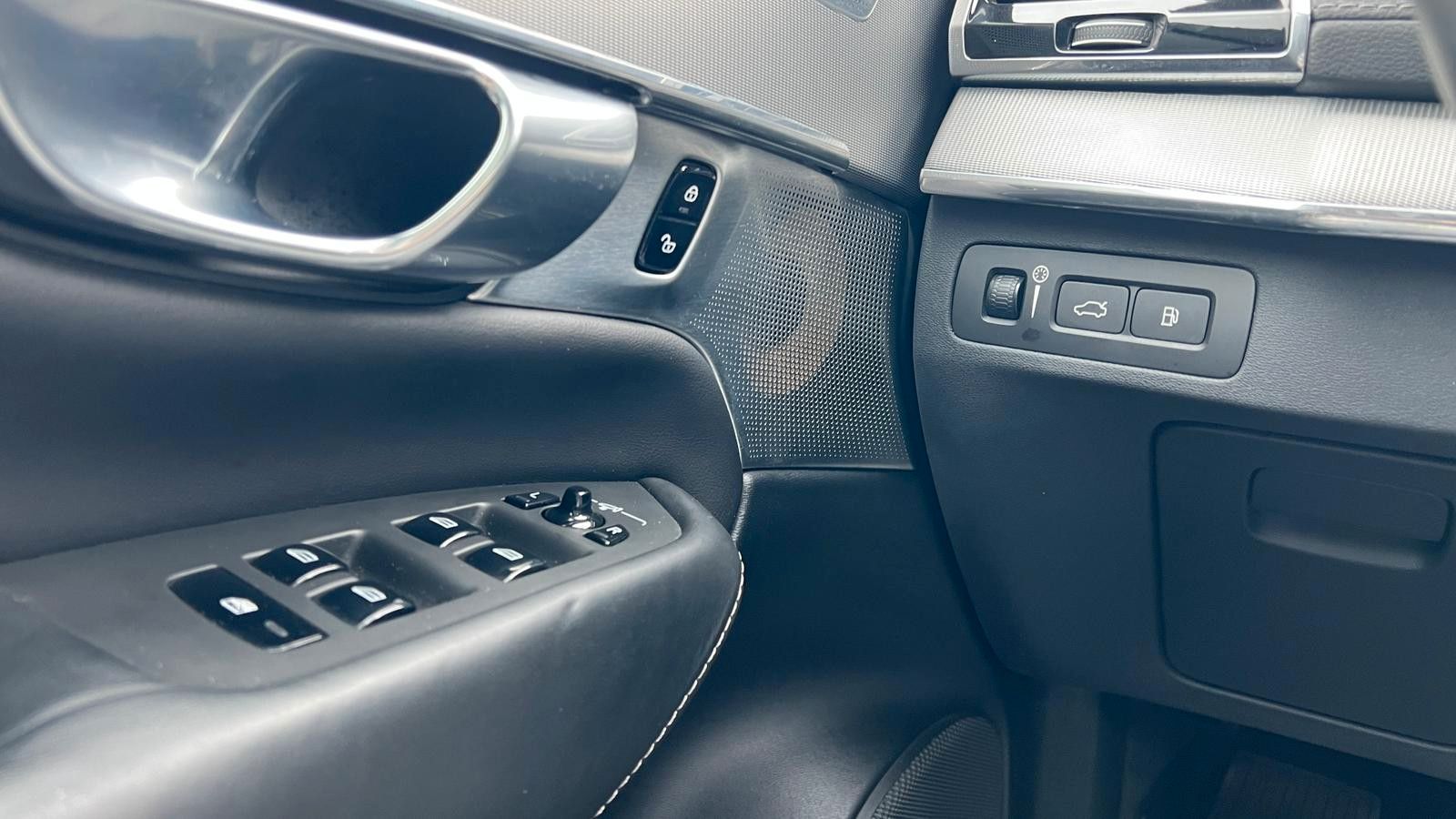 Fahrzeugabbildung Volvo XC90 T8 PHEV AWD R Design*360°*Massage*LUFT*B&W*