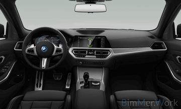 Fahrzeugabbildung BMW 330e M Sport Panorama Kamera HUD DAB HiFi Komfor