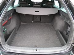 SKODA Octavia Combi 2.0 TDI Sportline DSG LED Navi SKODA Octavia Combi 2.0 TDI Sportline DSG LED Navi