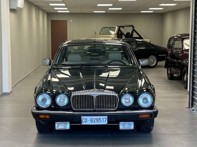 Jaguar Daimler Double Six