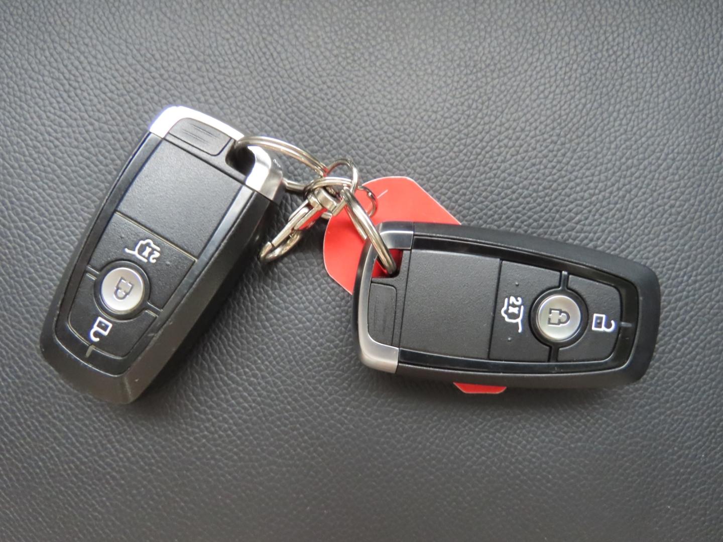 Ford Edge Titanium 1.Hd*Matrix*B&O*Navi*Kam*ACC*AHK