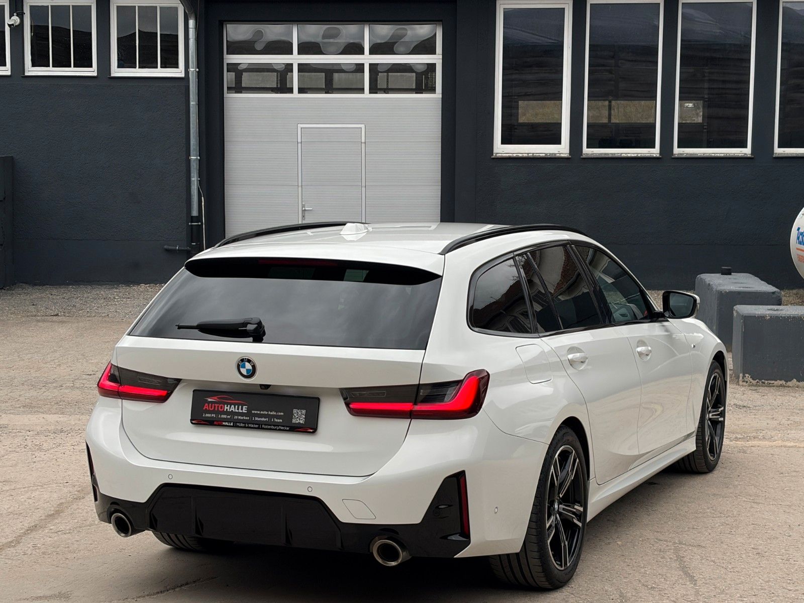 Fahrzeugabbildung BMW 320i Touring M Sport ACC CAM 3Z-Kl. SHZ Ambiente