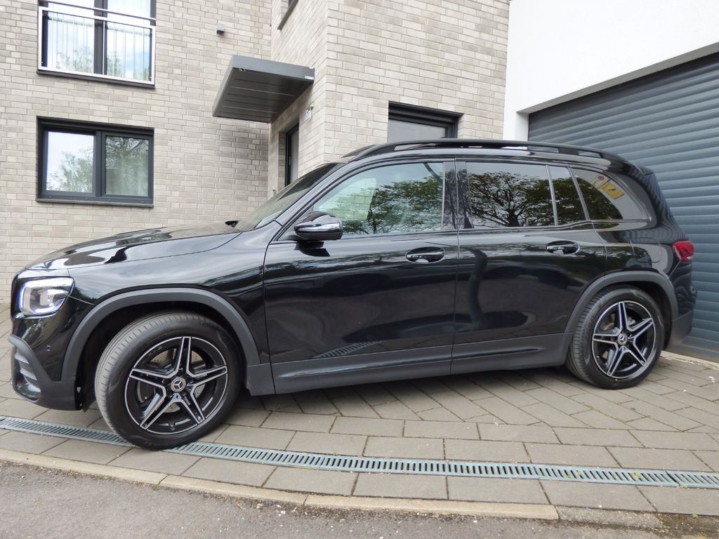 Image of Mercedes-Benz GLB 220