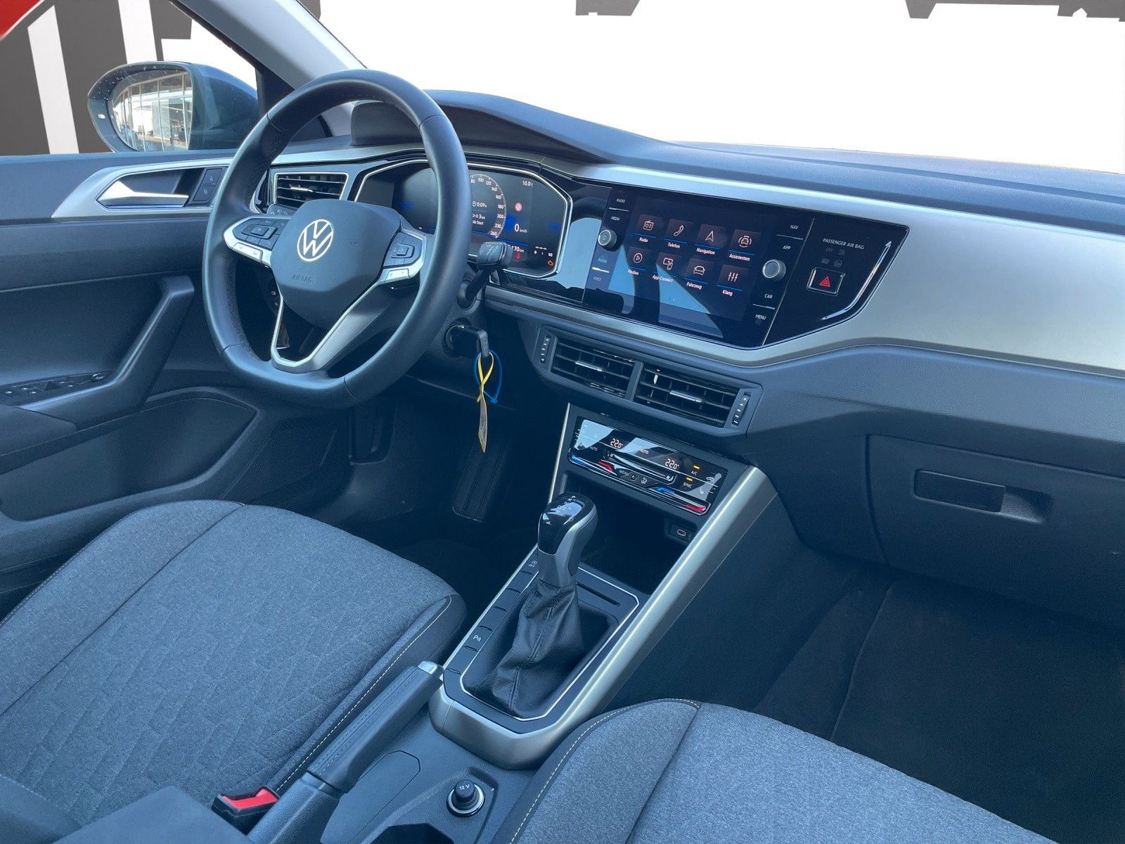 Fahrzeugabbildung Volkswagen Taigo 1.0 TSI DSG MOVE LED/AHK/SHZ/RFK/ACC/PDC