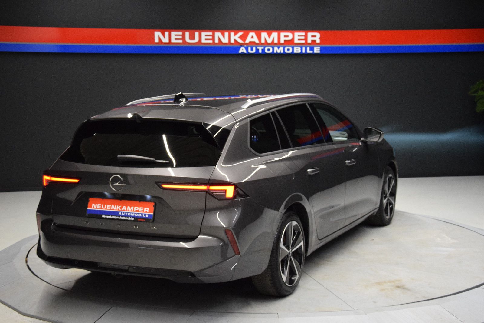 Fahrzeugabbildung Opel Astra L Sports Tourer Elegance AHK Navi Kamera