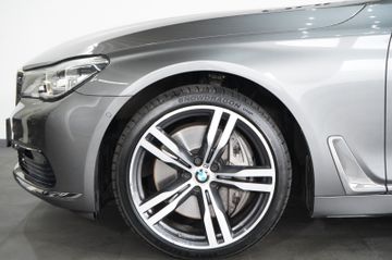 BMW 750 - 8