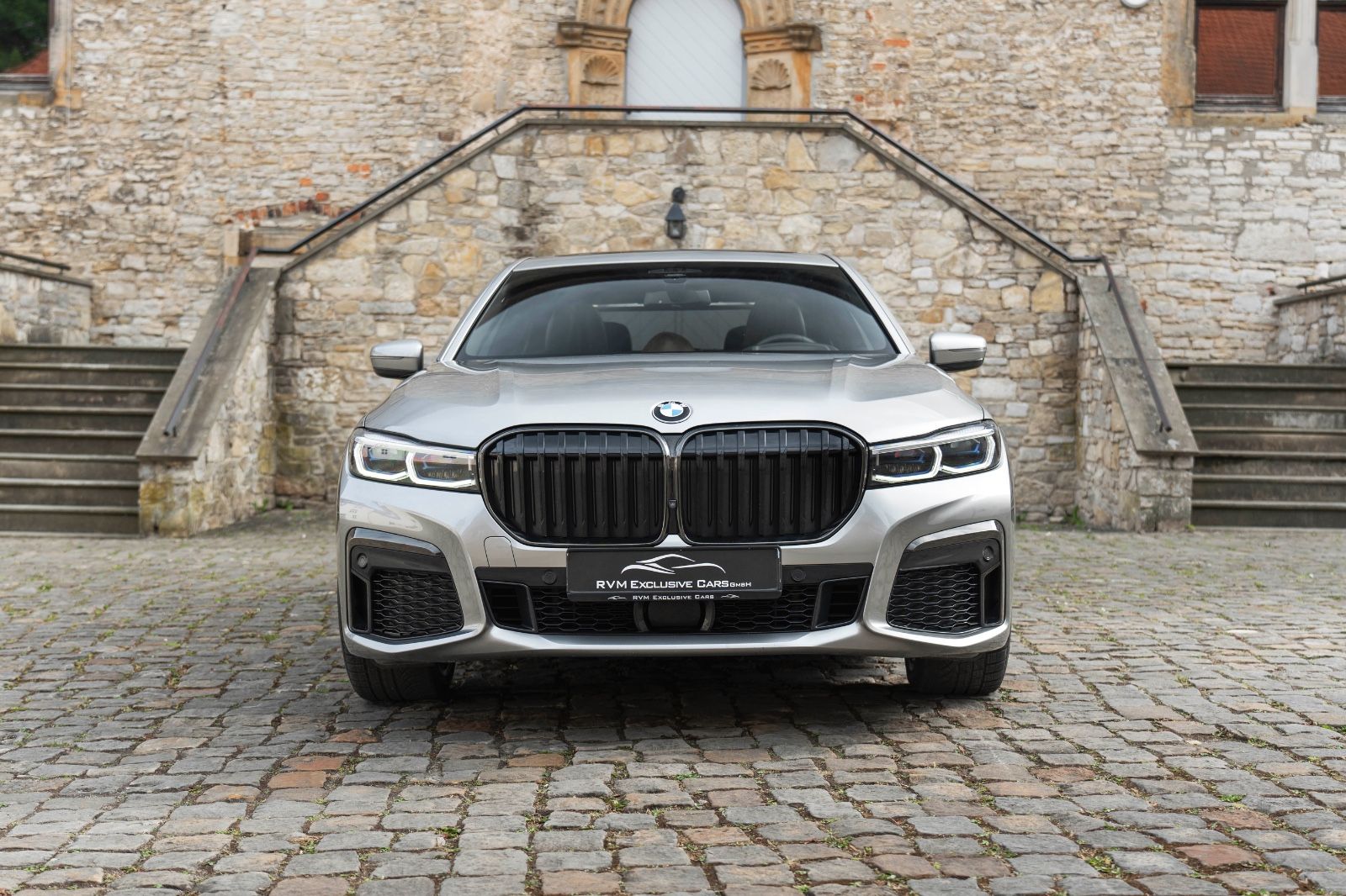 Fahrzeugabbildung BMW 745 e M Sportpaket Laserlicht Head Up Harman