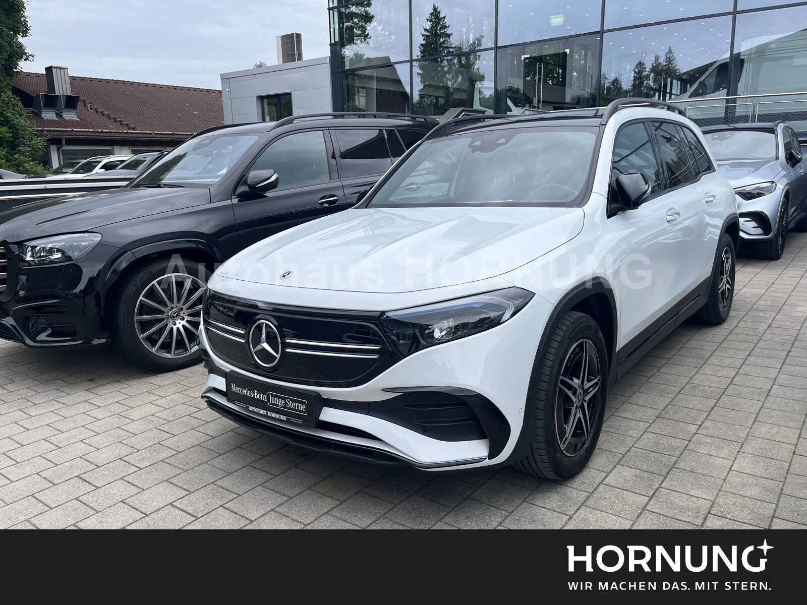 MERCEDES-BENZ EQB 300 4M AMG LIne/Pano/Night/AdvancedPlusPaket