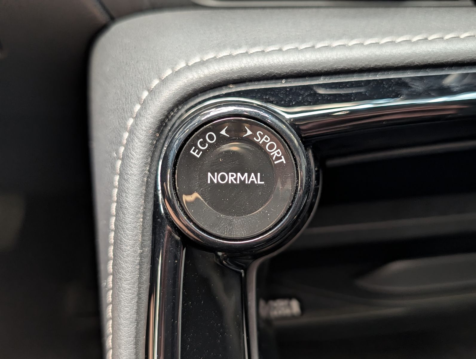 Fahrzeugabbildung Lexus NX 350h Business Leder SHZ Kamera Navi LED ACC