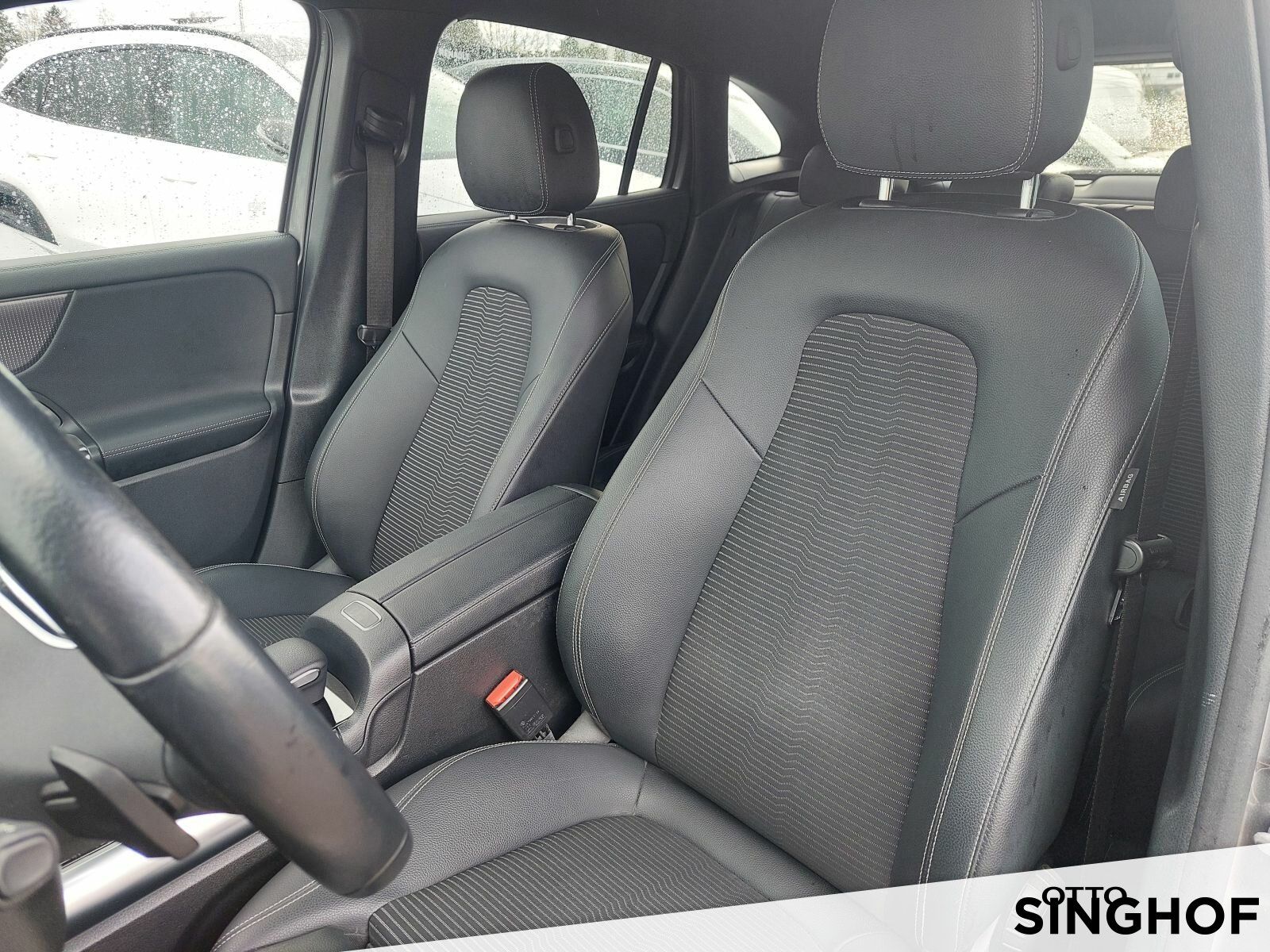 Fahrzeugabbildung Mercedes-Benz GLA 180 Progressive AHK+LED+Rü Kam+MBUX+Ambiente