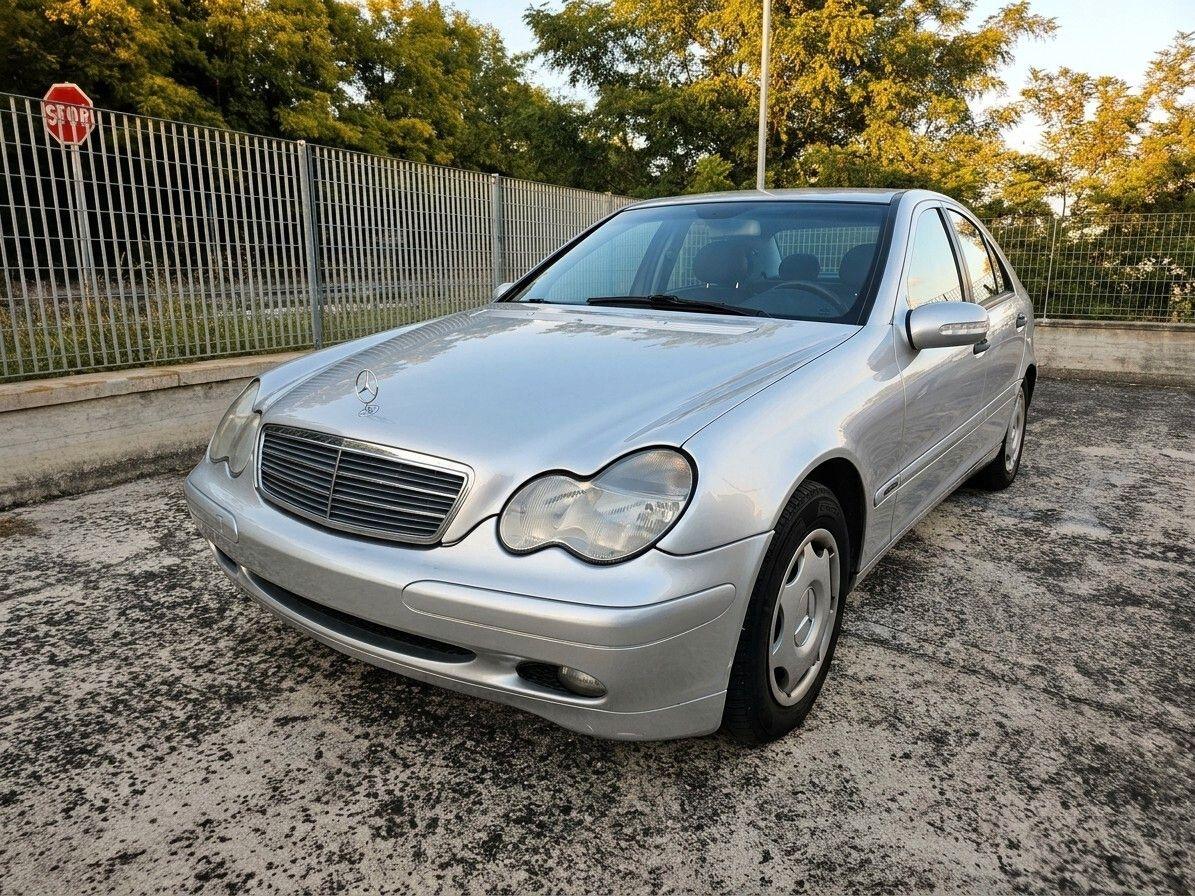 Mercedes-Benz C 220