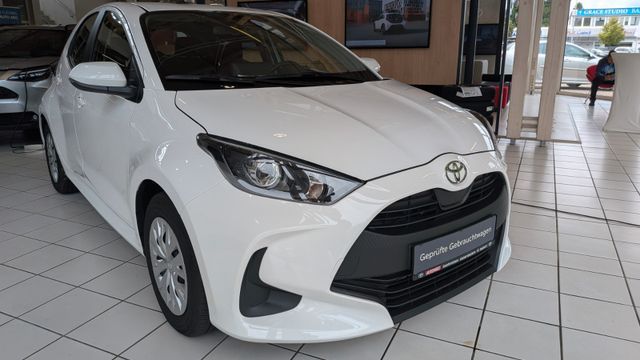 Fahrzeugabbildung Toyota Yaris 1.5 Business Edition KlimaA,Navi,SHZ,ACC