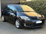 Toyota Auris Executive 1,4-I-D-4D - Toyota Auris in Essen