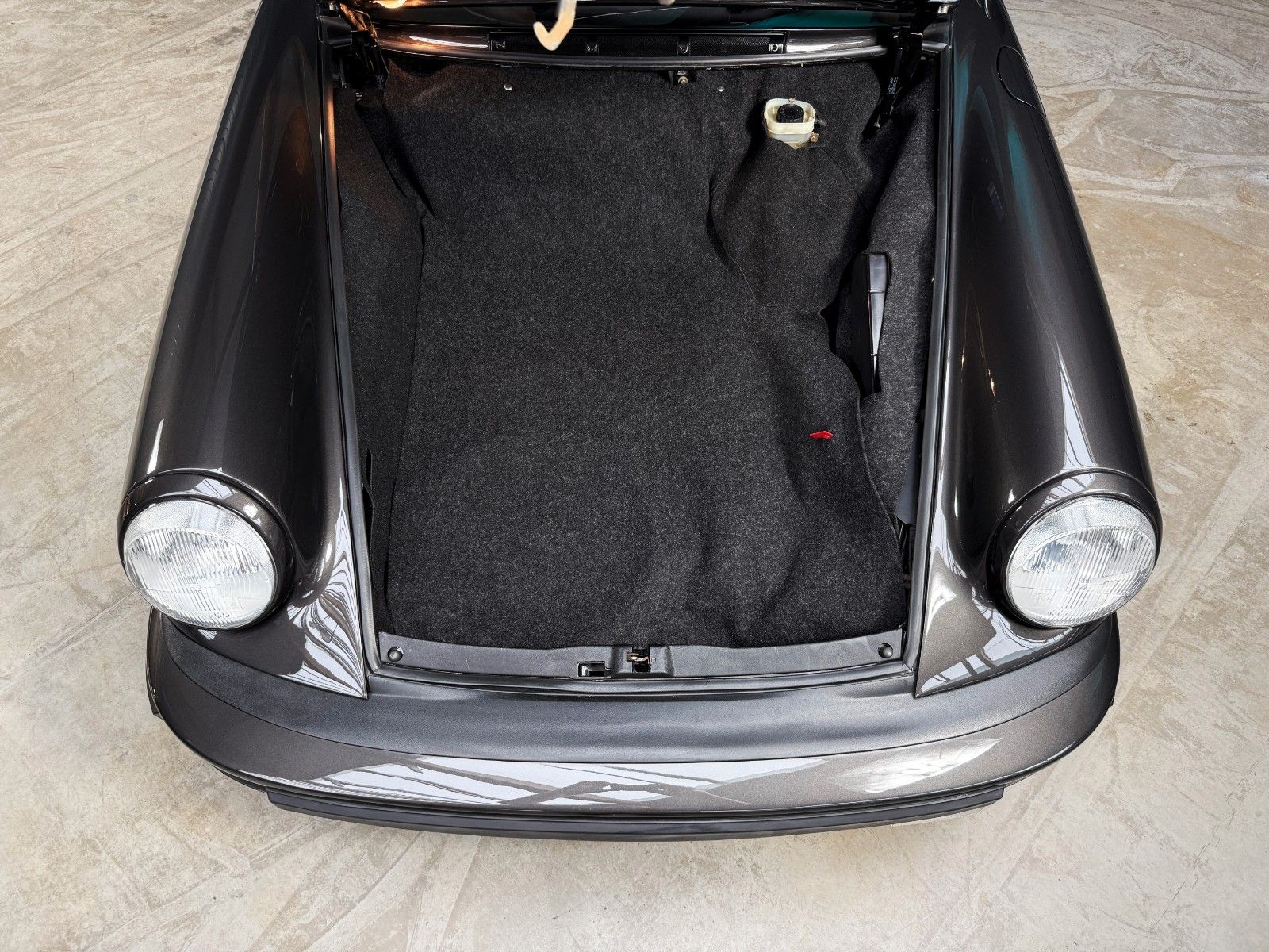Fahrzeugabbildung Porsche 911 SC "WEISSACH EDITION"
