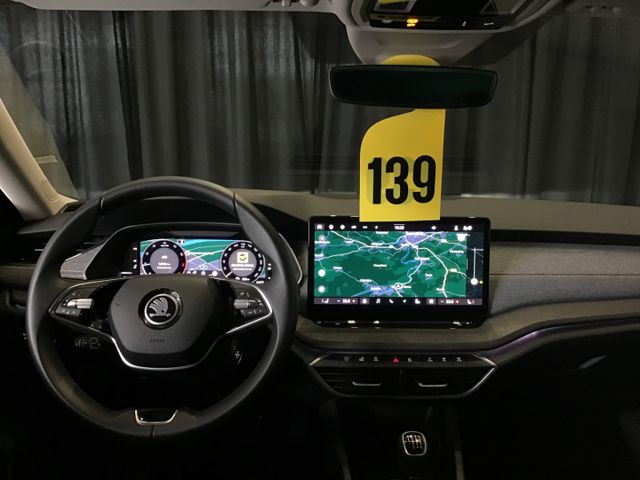 Fahrzeugabbildung Skoda Octavia Combi 1.5 TSI Selection Navi/ACC/RFK/SHZ