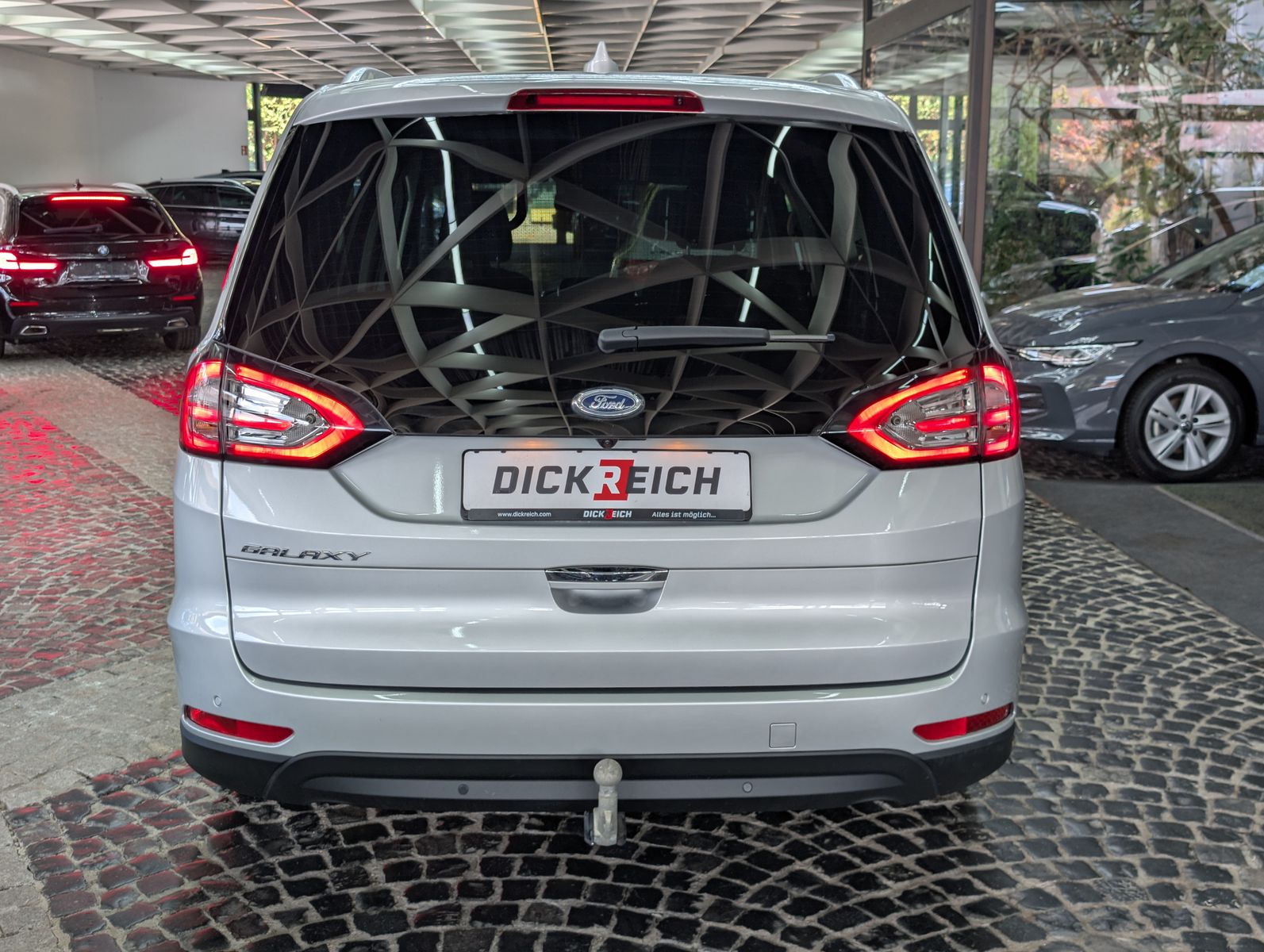 Fahrzeugabbildung Ford Galaxy Titanium 2.0 EB ACC PANO AHK LED 7-SITZE