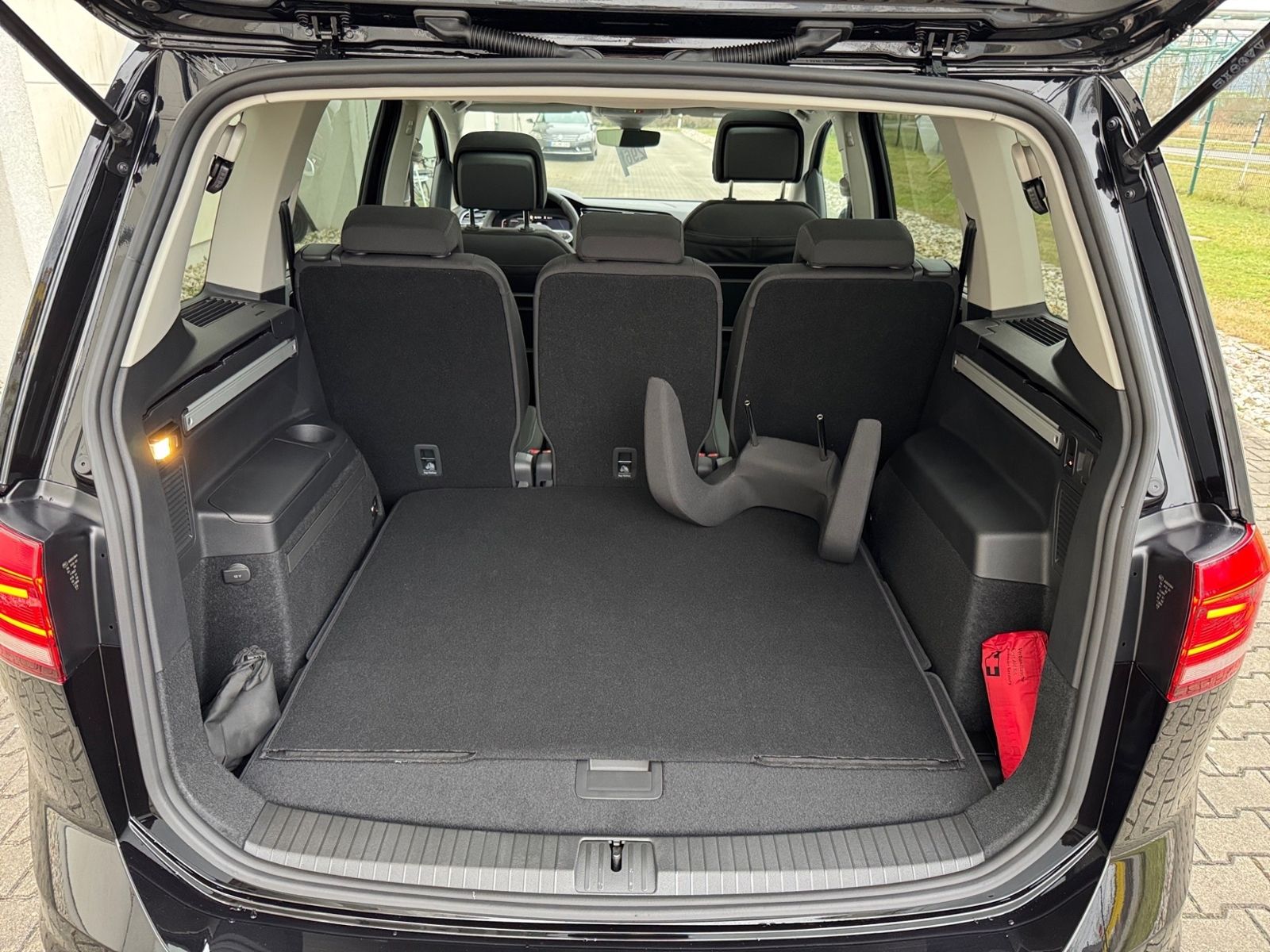 Volkswagen Touran 1.5 TSI DSG LED Kamera Standh foto 5