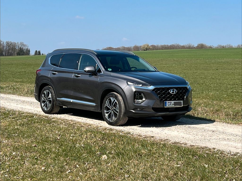 Image of Hyundai SANTA FE