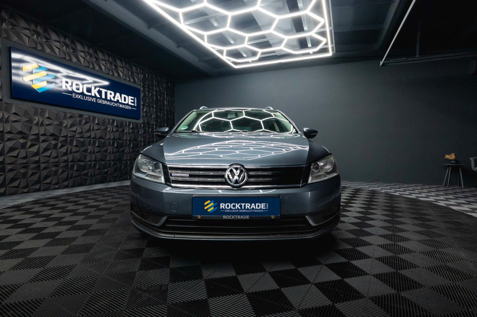 Fahrzeugabbildung Volkswagen Passat Variant 1.6 TDI Trendline BlueMotion TÜV