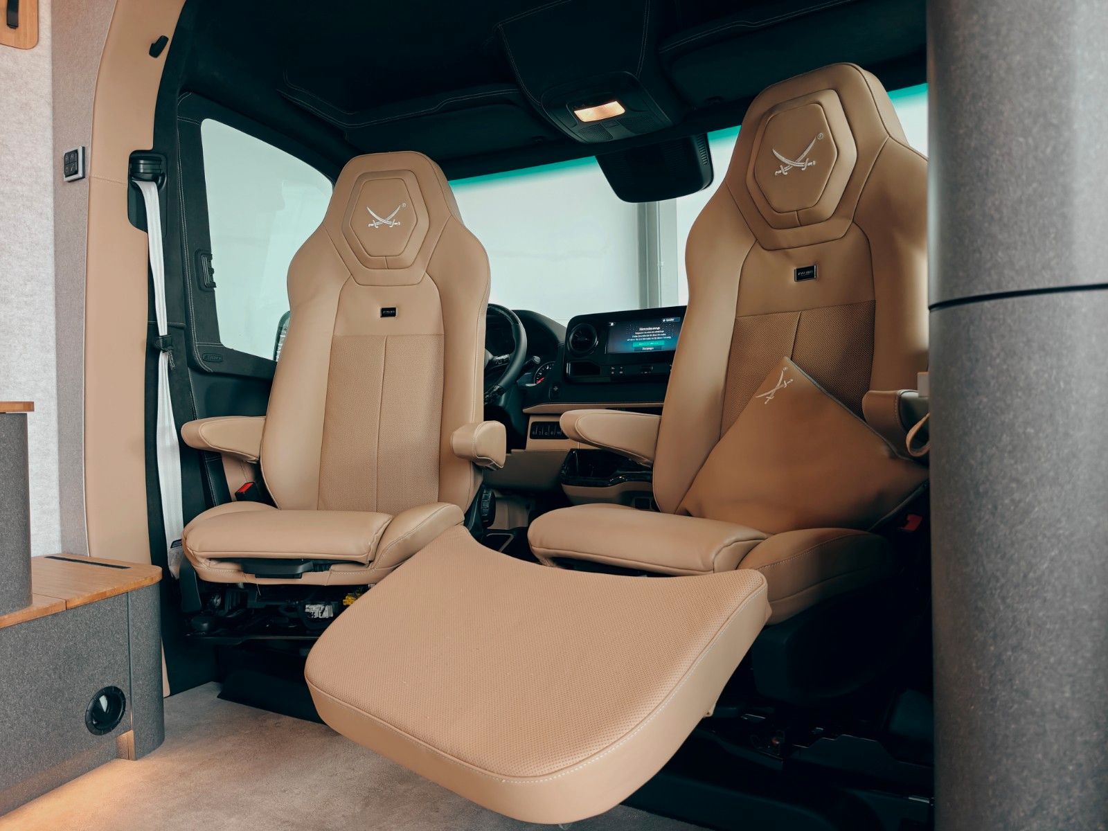 Fahrzeugabbildung HYMER / ERIBA / HYMERCAR VENTURE S 4x4² SANSIBAR LTD. by palmo