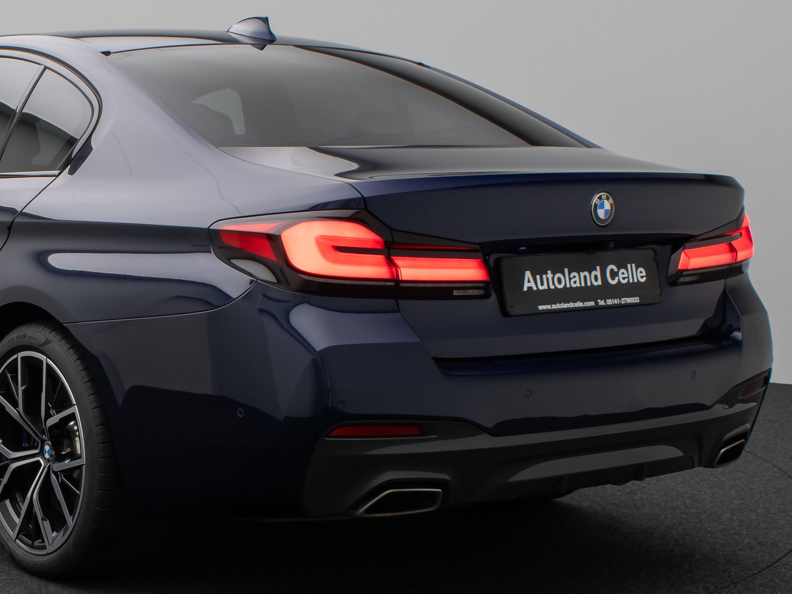 Fahrzeugabbildung BMW 540d xD M Sport Glasdach Kamer Laser HUD H/K 19"
