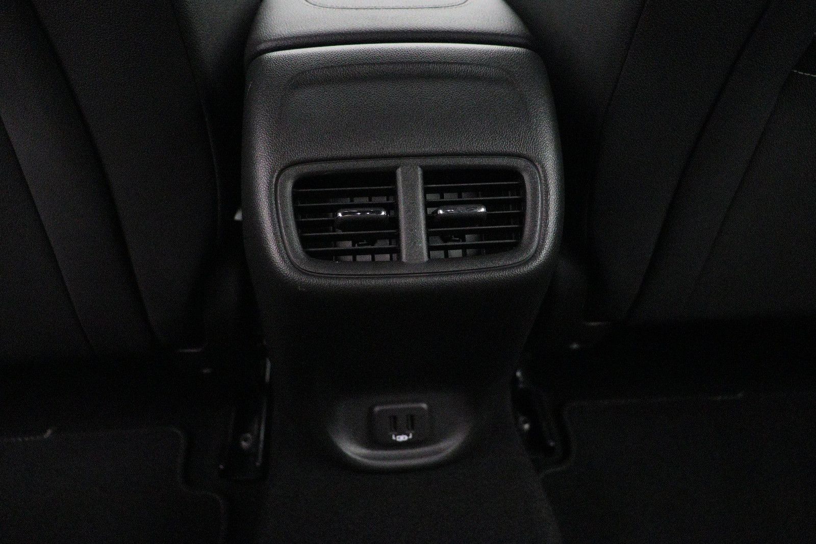 Fahrzeugabbildung Opel Insignia B Sports Tourer 2.0 Elegance