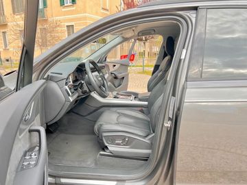 Audi Q7 - 10