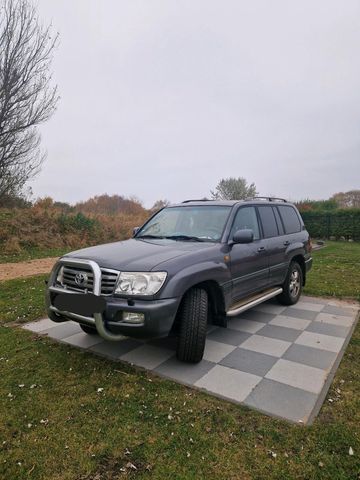 Toyota Land Cruiser  100