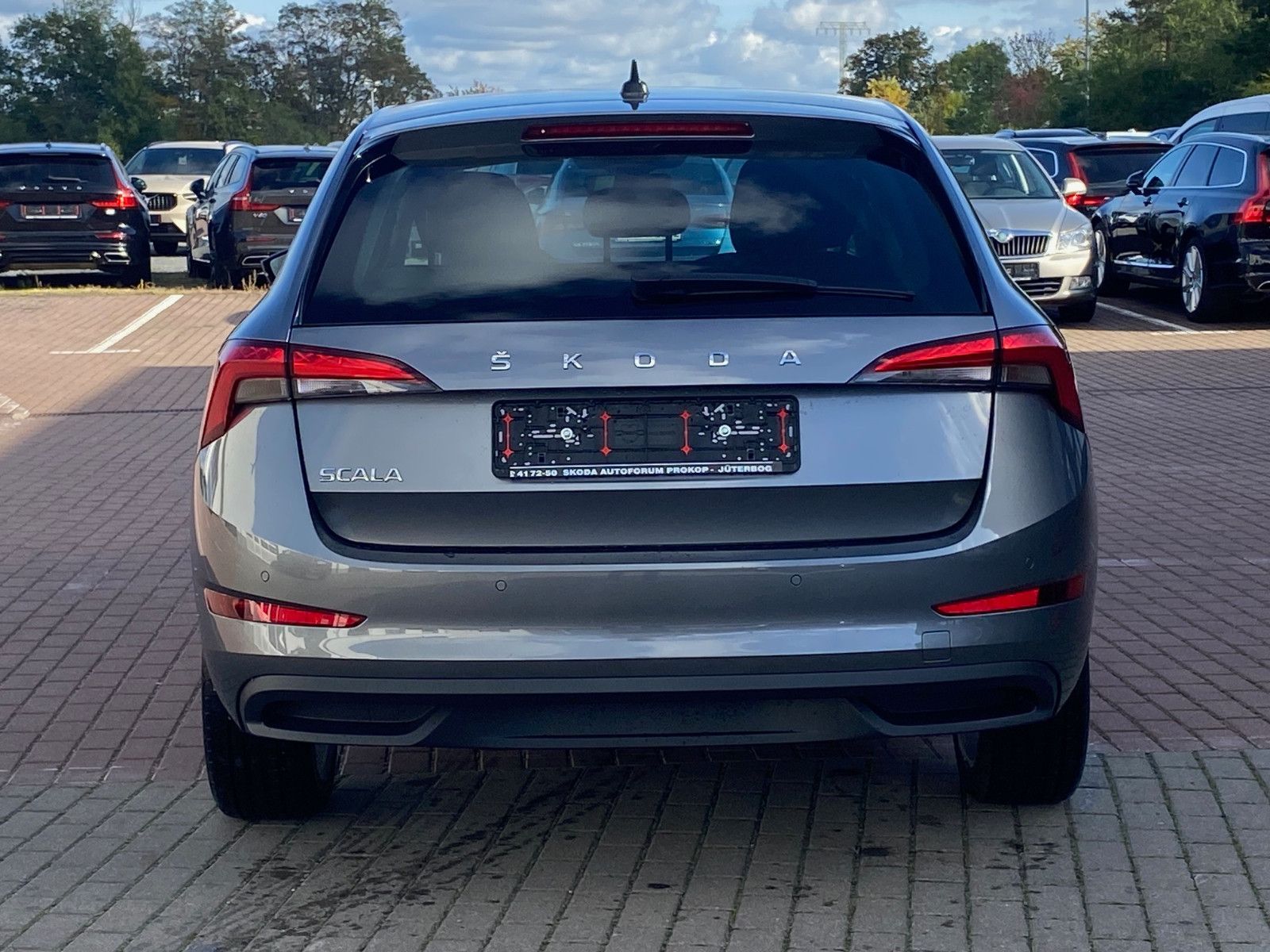 Fahrzeugabbildung SKODA Scala 1.0l TSI TOUR LED*AHK*5 JahreGarantie*GRA
