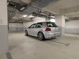Volkswagen Golf 4 R32 / Original / deutsch - Volkswagen aus 2003: Gol