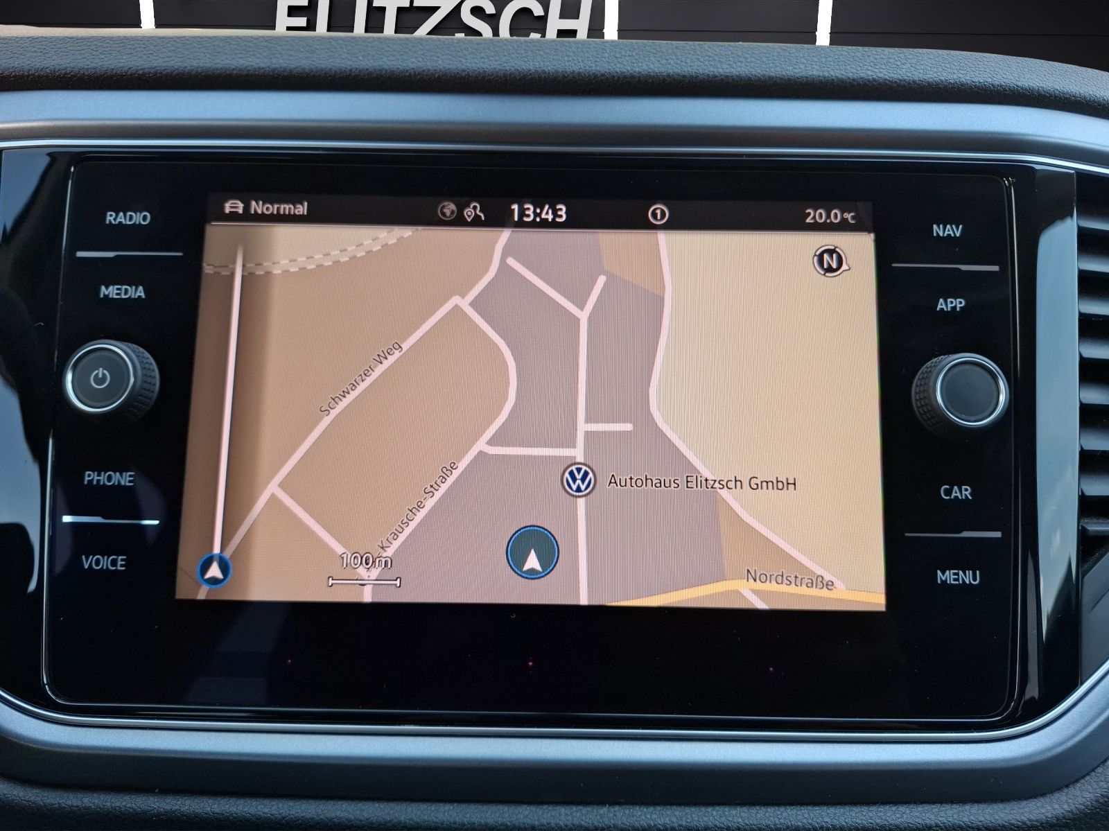 Fahrzeugabbildung Volkswagen T-Roc TSI Active DSG Kamera ACC Navi SH LM