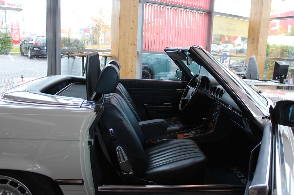 Mercedes-Benz SL 380