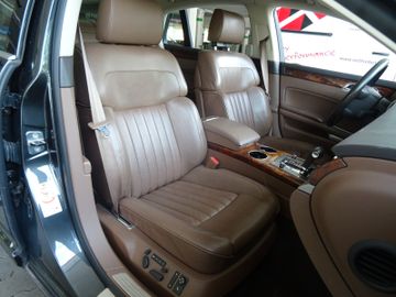 Volkswagen Phaeton - 12